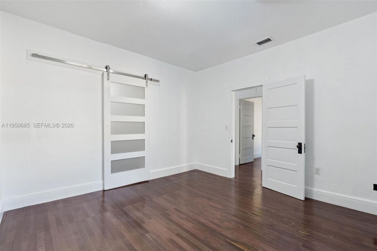 2465 Inagua Ave, Miami, FL 33133 Photo