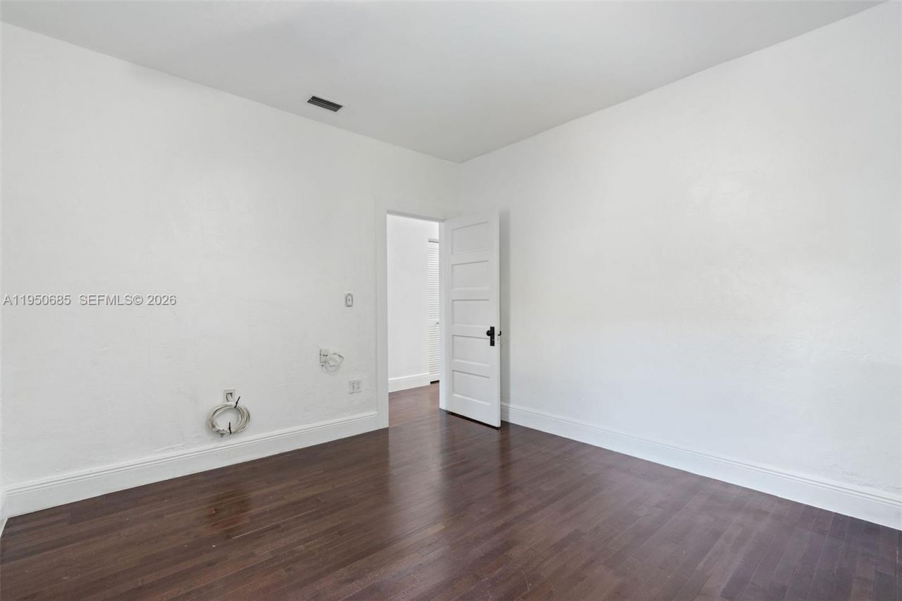 2465 Inagua Ave, Miami, FL 33133 Photo