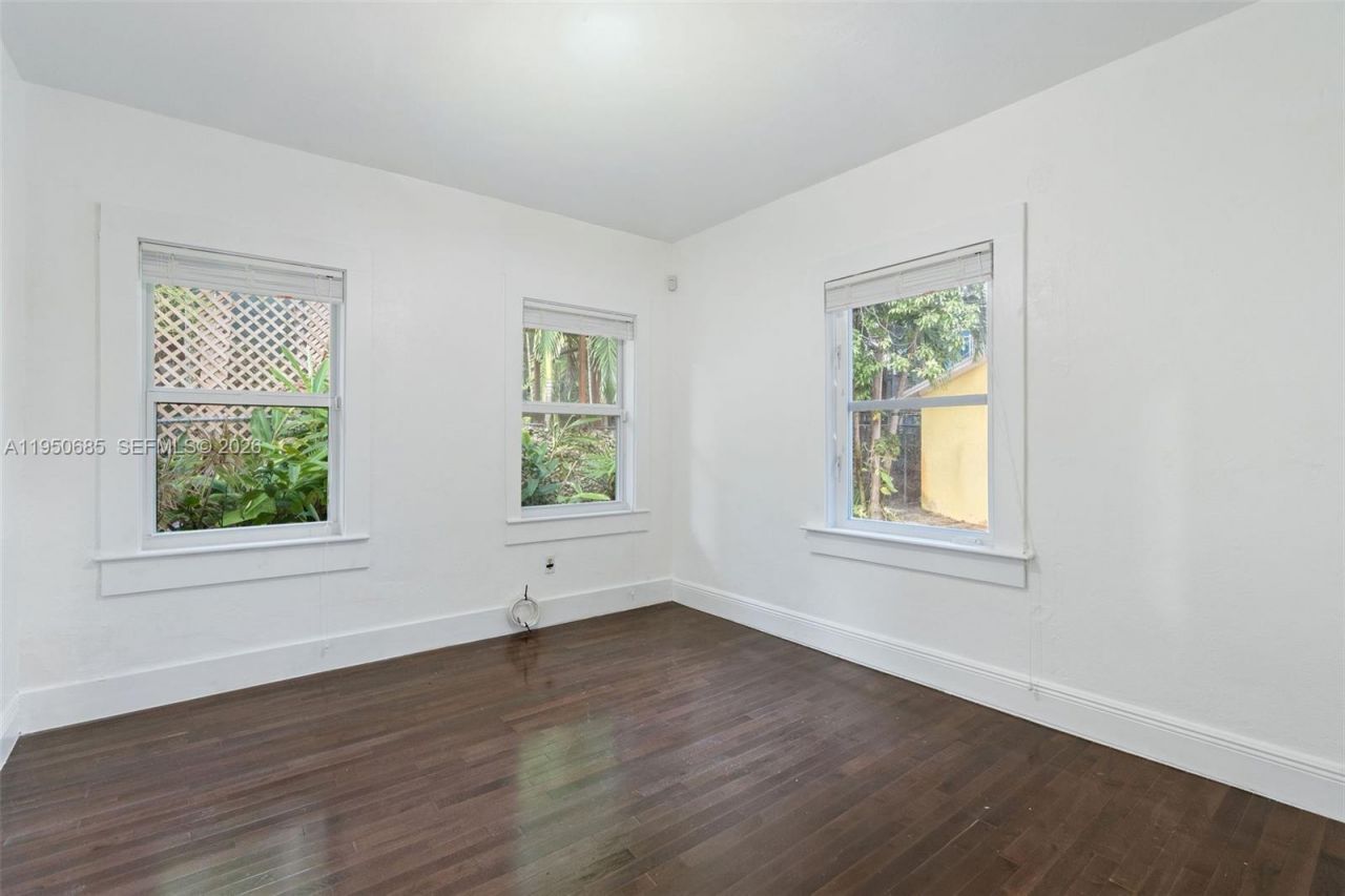 2465 Inagua Ave, Miami, FL 33133 Photo