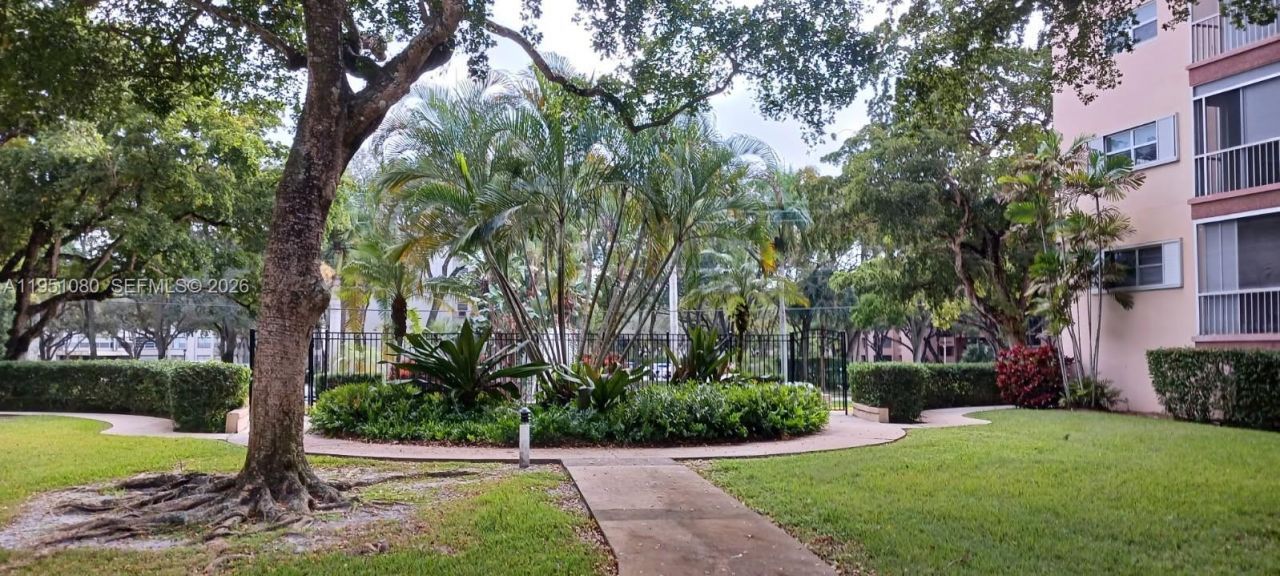 6731 Cypress Rd, Unit 310, Plantation, FL 33317 Photo