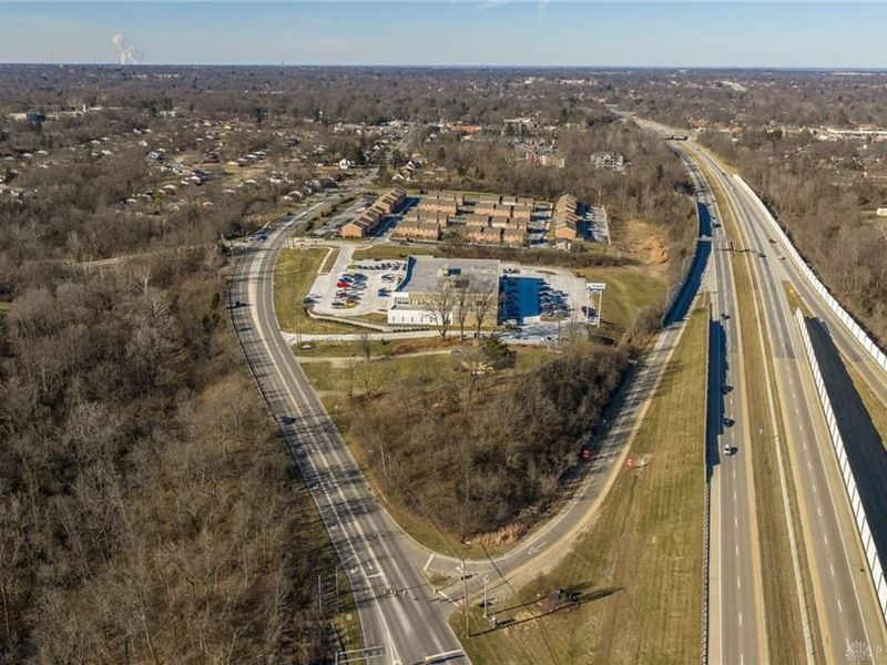 704 W Galbraith Road, Springfield Township, OH 45231 Photo 10