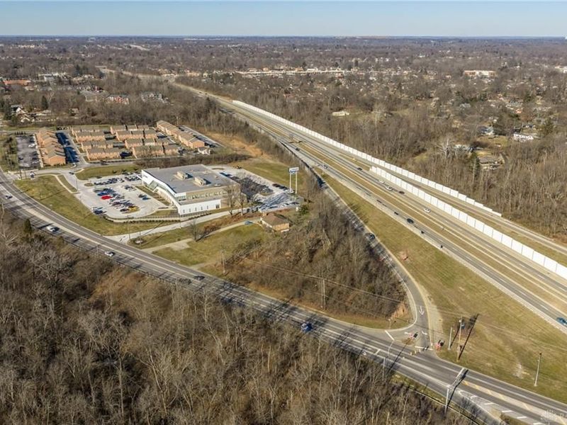 704 W Galbraith Road, Springfield Township, OH 45231 Photo 11