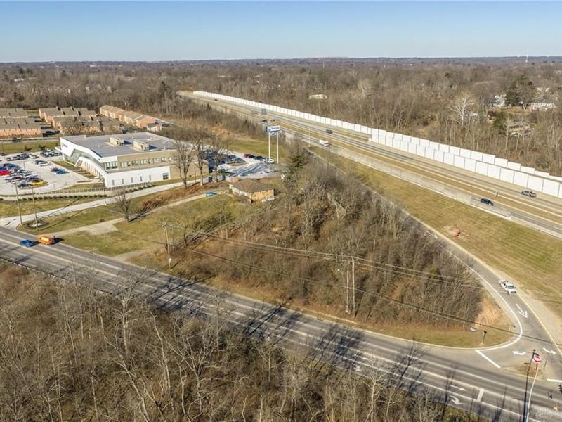 704 W Galbraith Road, Springfield Township, OH 45231 Photo 4