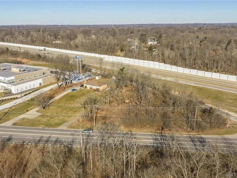 704 W Galbraith Road, Springfield Township, OH 45231 Photo 5