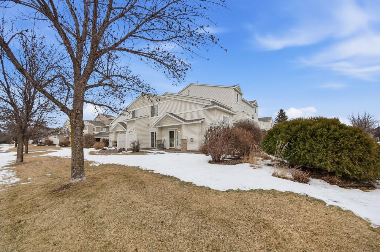 17556 Elm Road N, Maple Grove, MN 55311 Main Photo