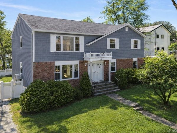20 Alex Lane, Unit 2, Glen Cove, NY 11542