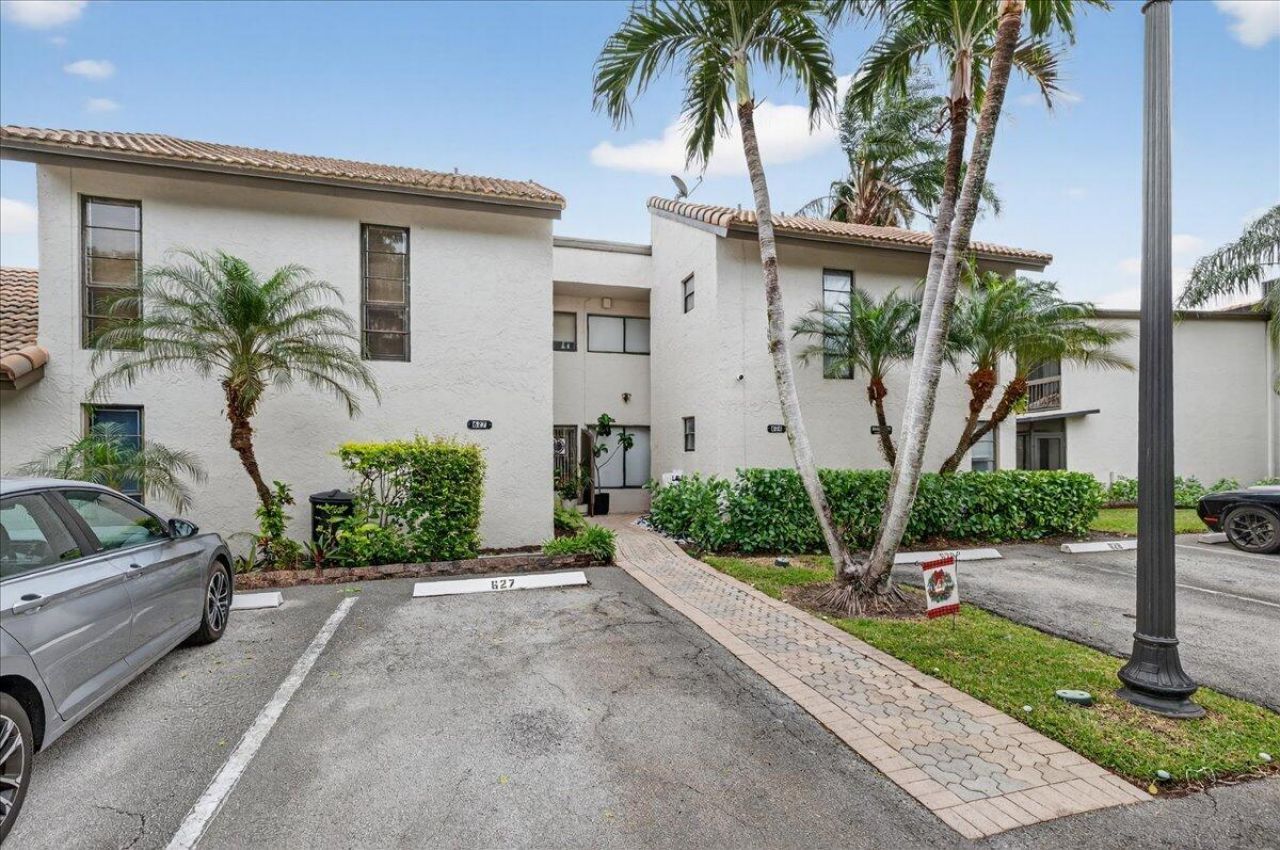 9729 N New River Canal Road, Unit 628, Plantation, FL 33324 Photo