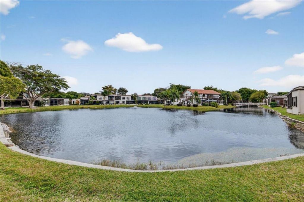 9729 N New River Canal Road, Unit 628, Plantation, FL 33324 Photo