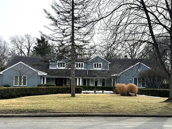 3707 W Bancroft Street, Ottawa Hills, OH 43606