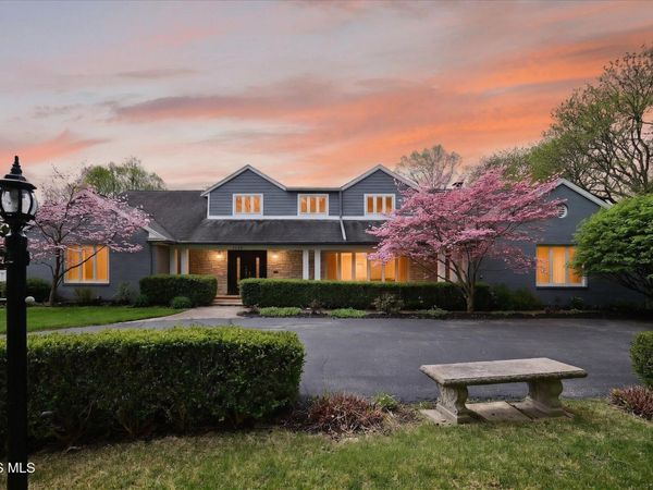 3707 W Bancroft Street, Ottawa Hills, OH 43606