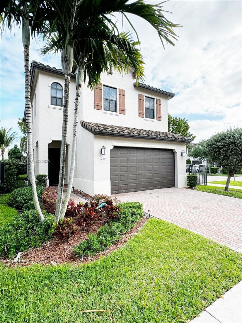 3209 W 98th Pl, Hialeah, FL 33018 Photo