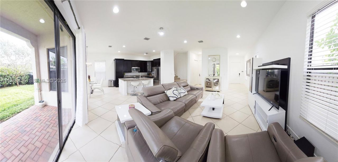 3209 W 98th Pl, Hialeah, FL 33018 Photo