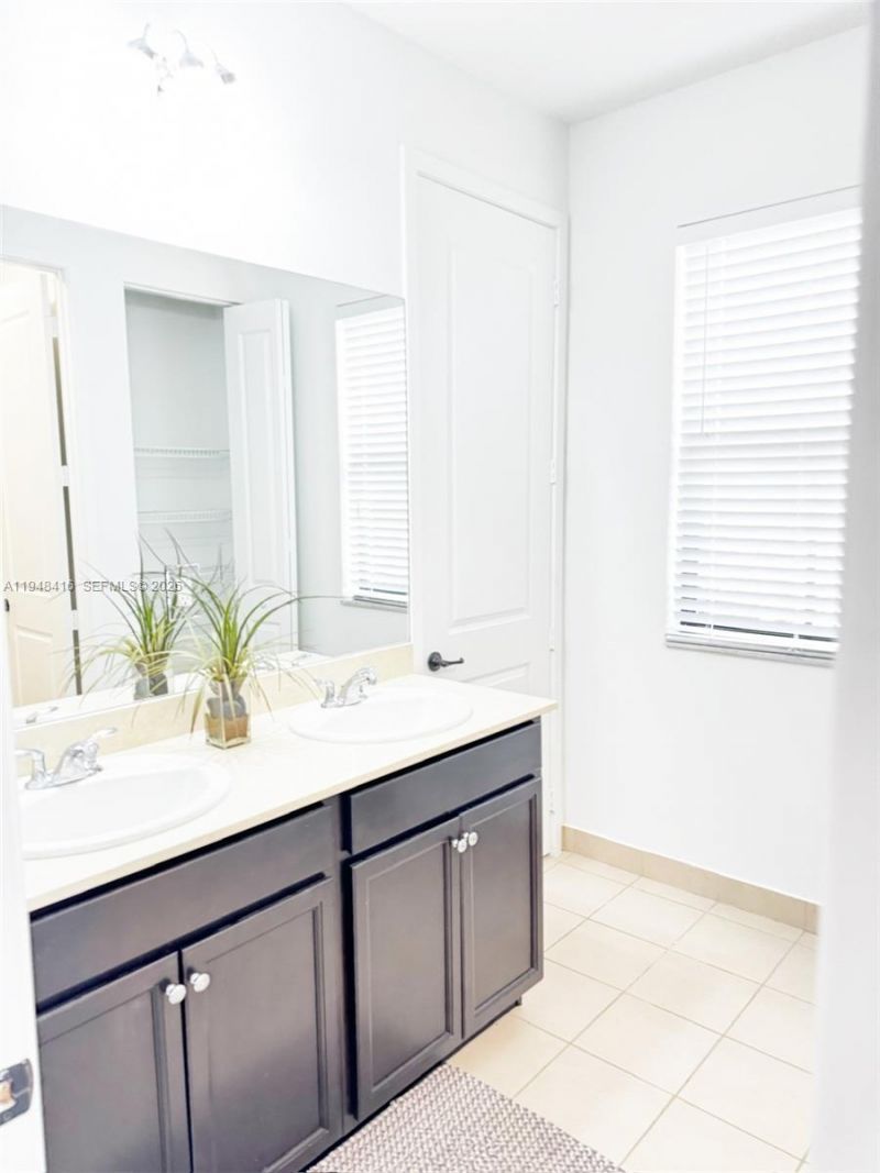 3209 W 98th Pl , Hialeah, FL 33018 Photo