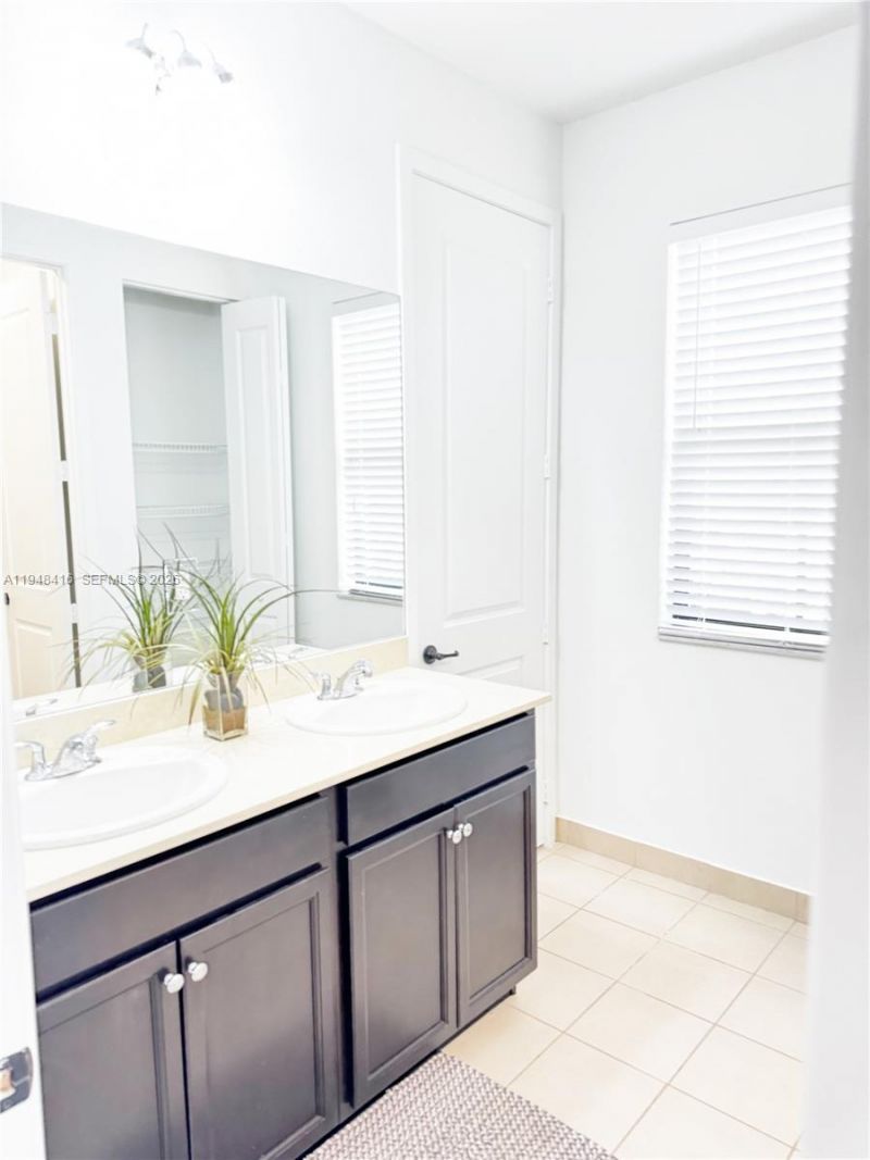 3209 W 98th Pl , Hialeah, FL 33018 Photo