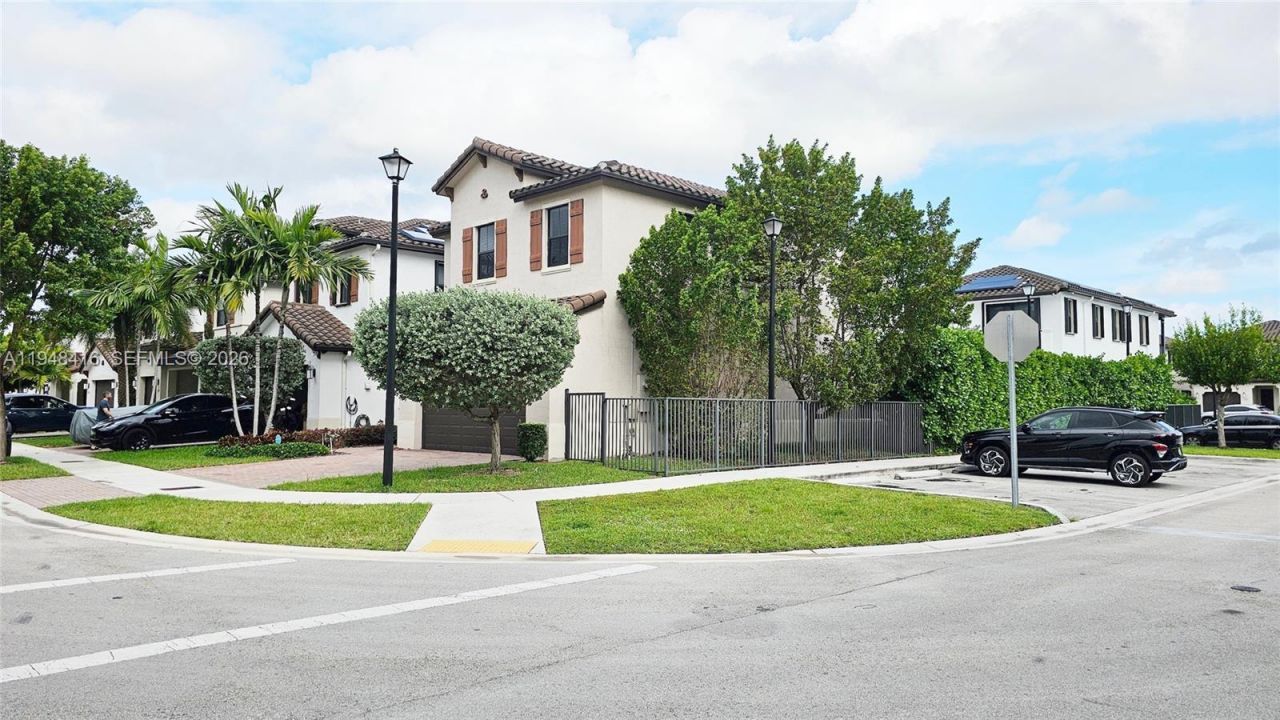 3209 W 98th Pl, Hialeah, FL 33018 Photo