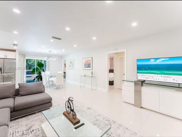 4017 Monroe St , Hollywood, FL 33021