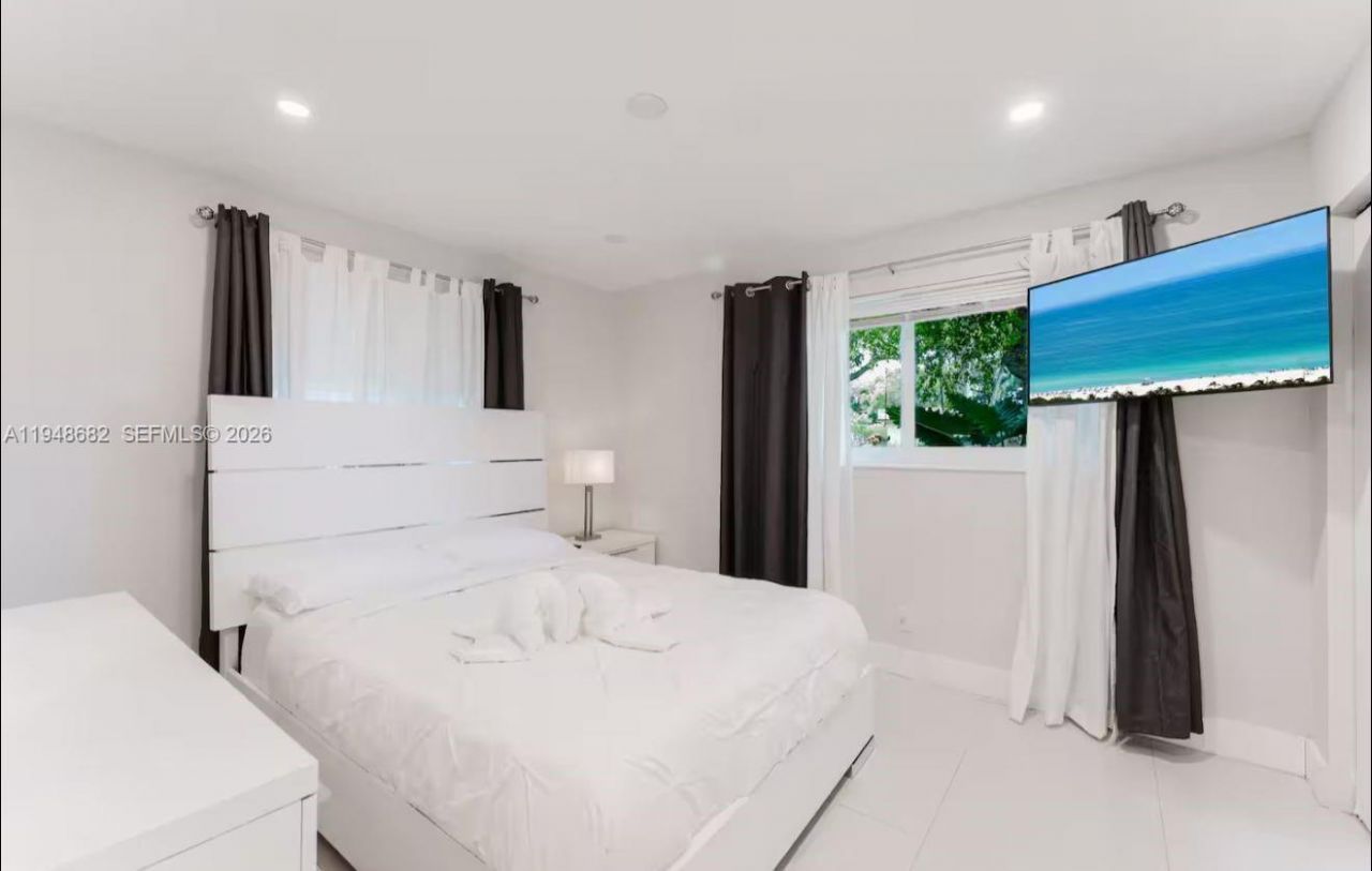 4017 Monroe St , Hollywood, FL 33021 Photo