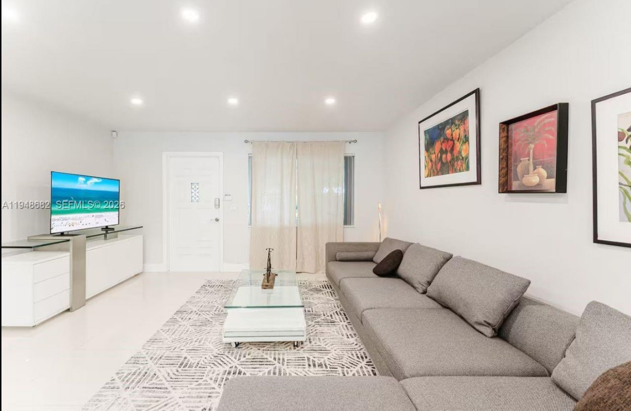 4017 Monroe St , Hollywood, FL 33021 Photo