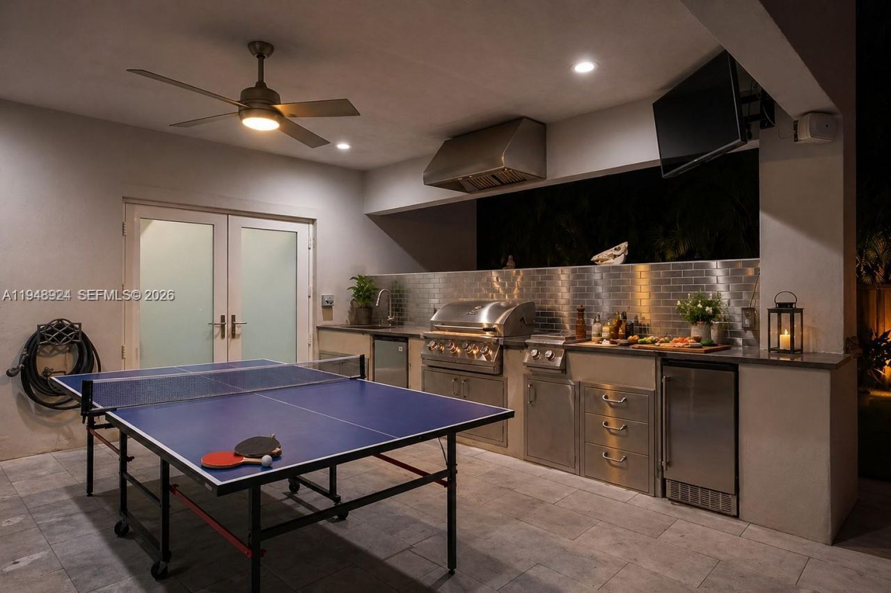 831 NE 109th St, Biscayne Park, FL 33161 Photo