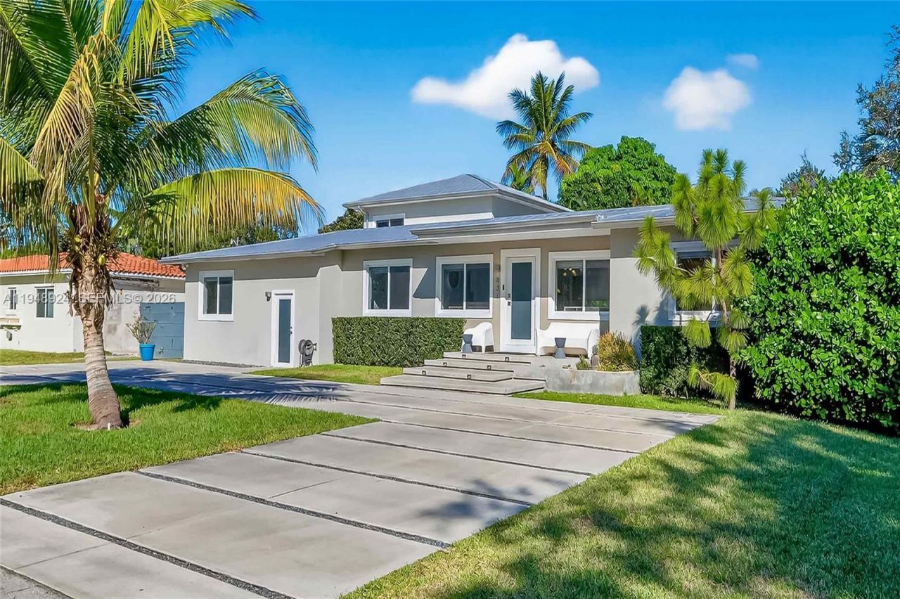 831 NE 109th St, Biscayne Park, FL 33161 Photo