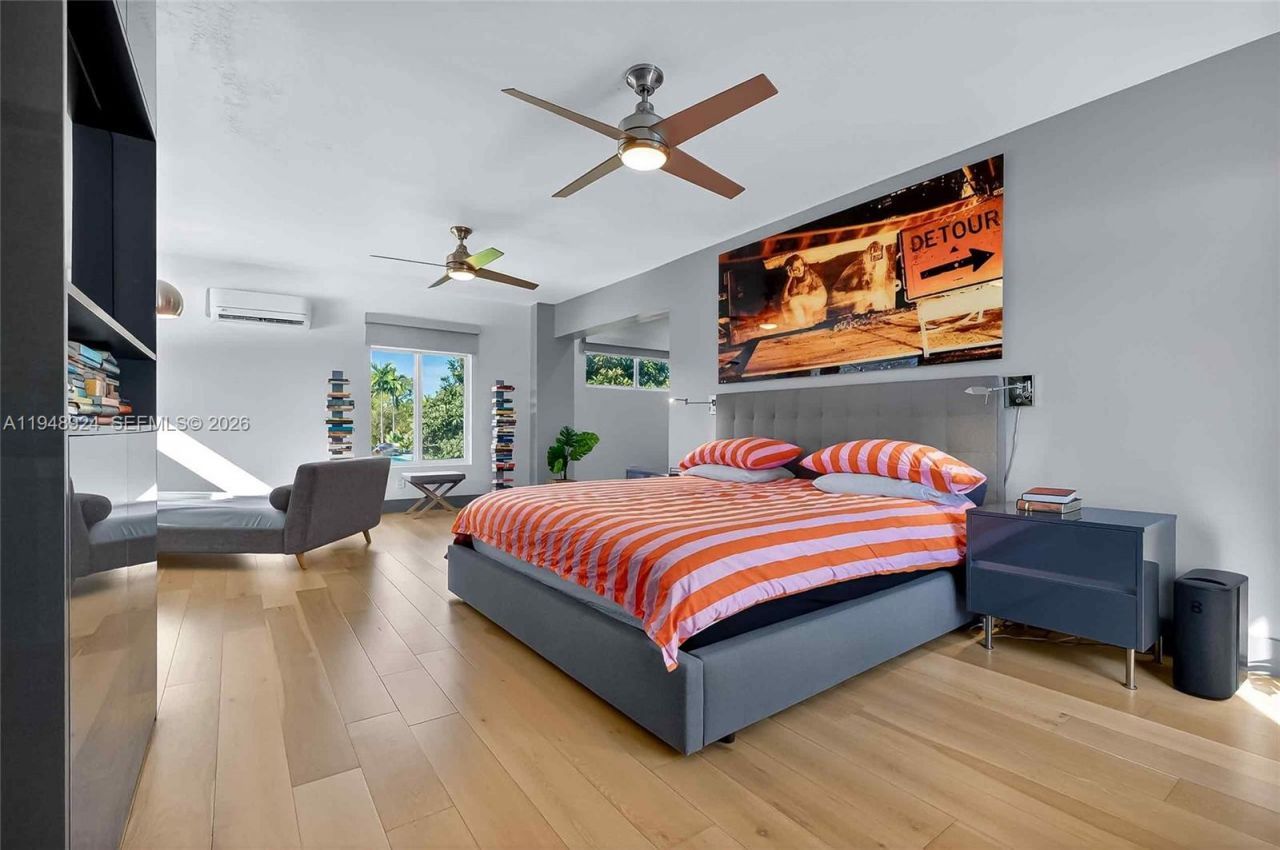 831 NE 109th St, Biscayne Park, FL 33161 Photo