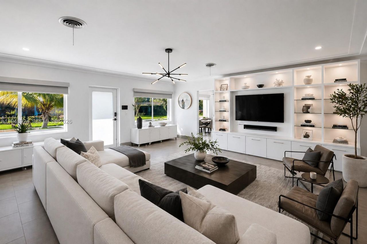 831 NE 109th St, Biscayne Park, FL 33161 Photo