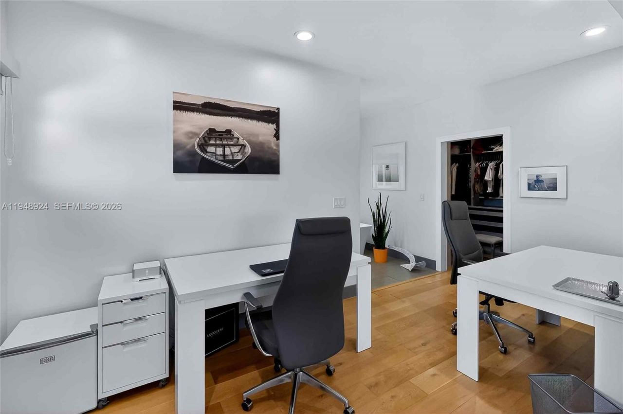 831 NE 109th St, Biscayne Park, FL 33161 Photo