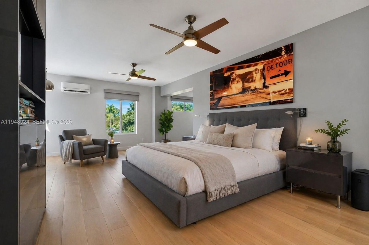 831 NE 109th St, Biscayne Park, FL 33161 Photo