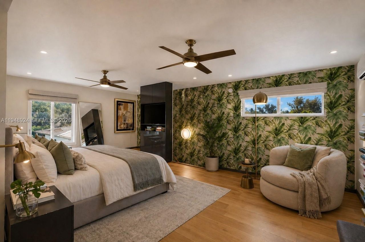 831 NE 109th St, Biscayne Park, FL 33161 Photo