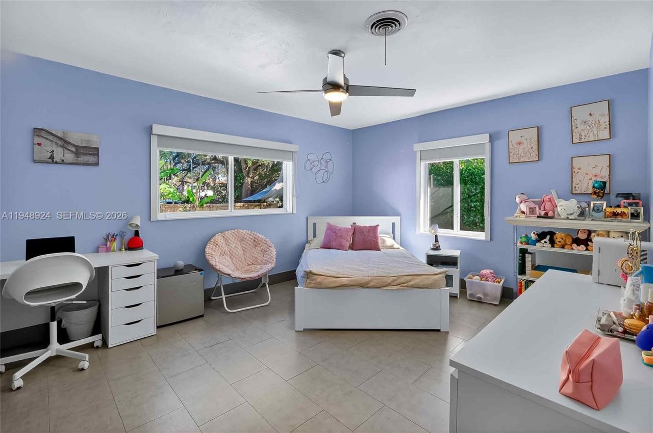 831 NE 109th St, Biscayne Park, FL 33161 Photo