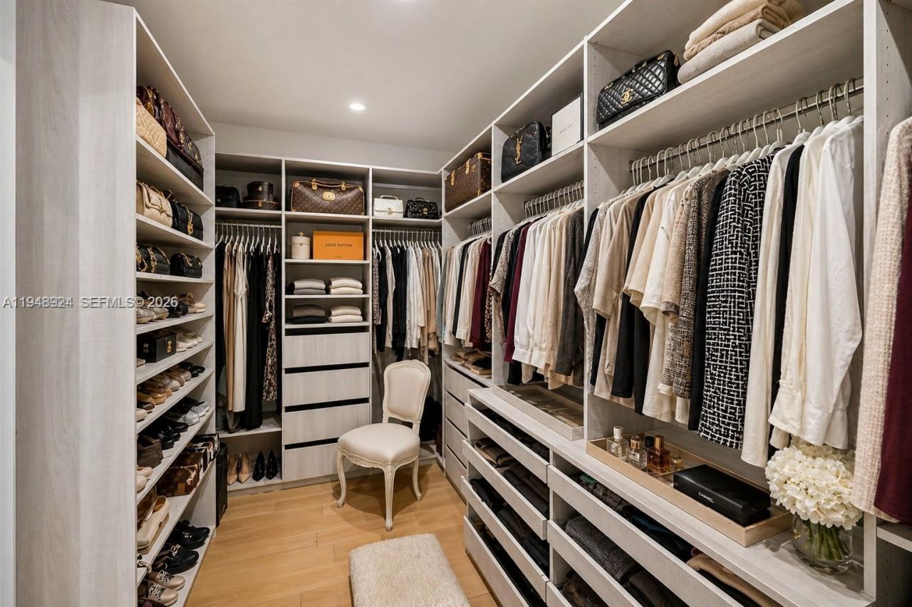 831 NE 109th St, Biscayne Park, FL 33161 Photo