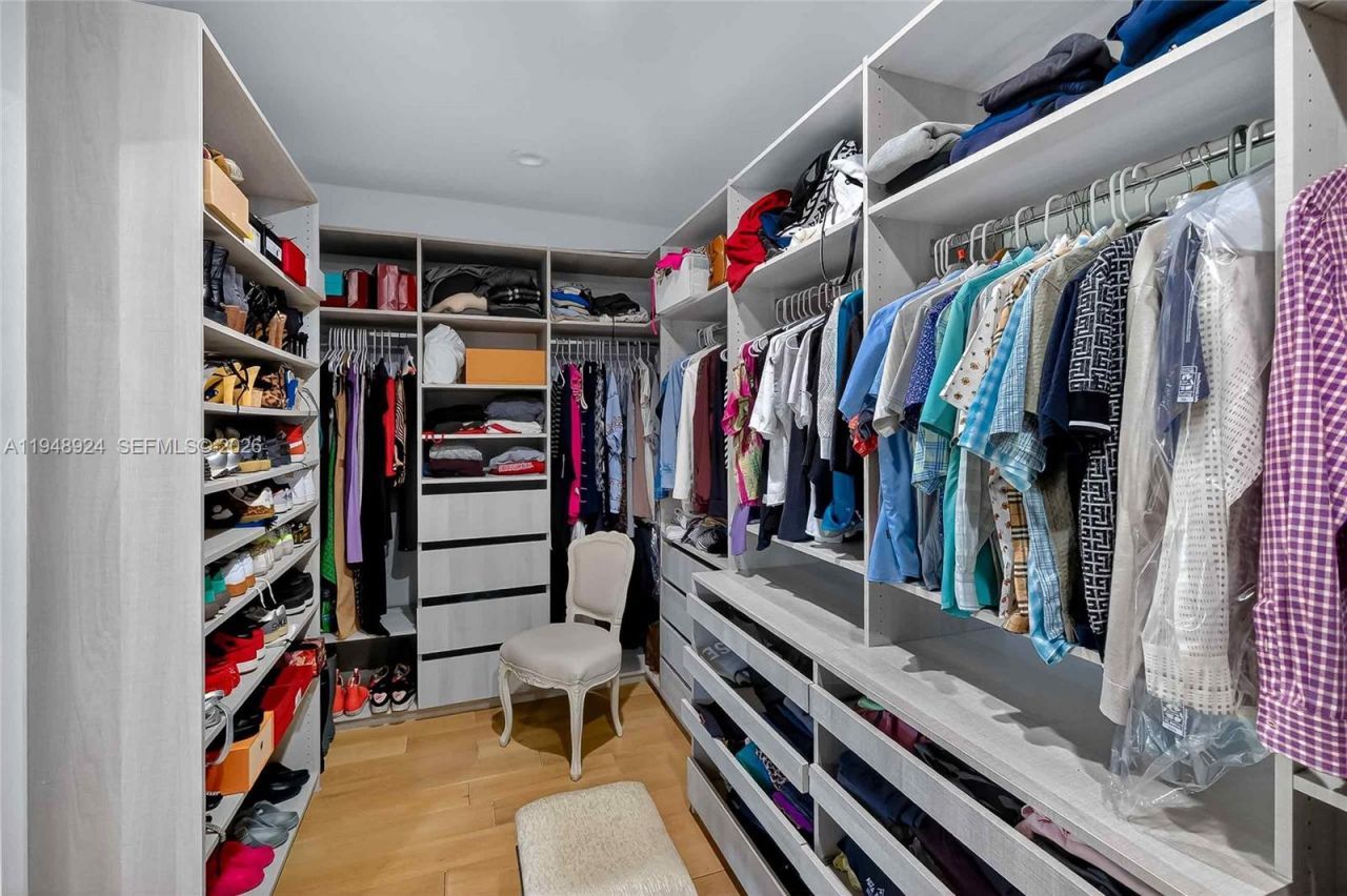 831 NE 109th St, Biscayne Park, FL 33161 Photo