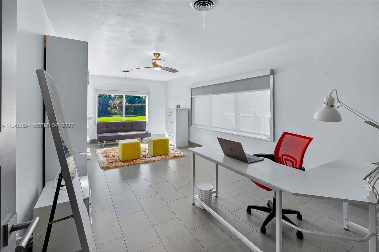 831 NE 109th St, Biscayne Park, FL 33161 Photo