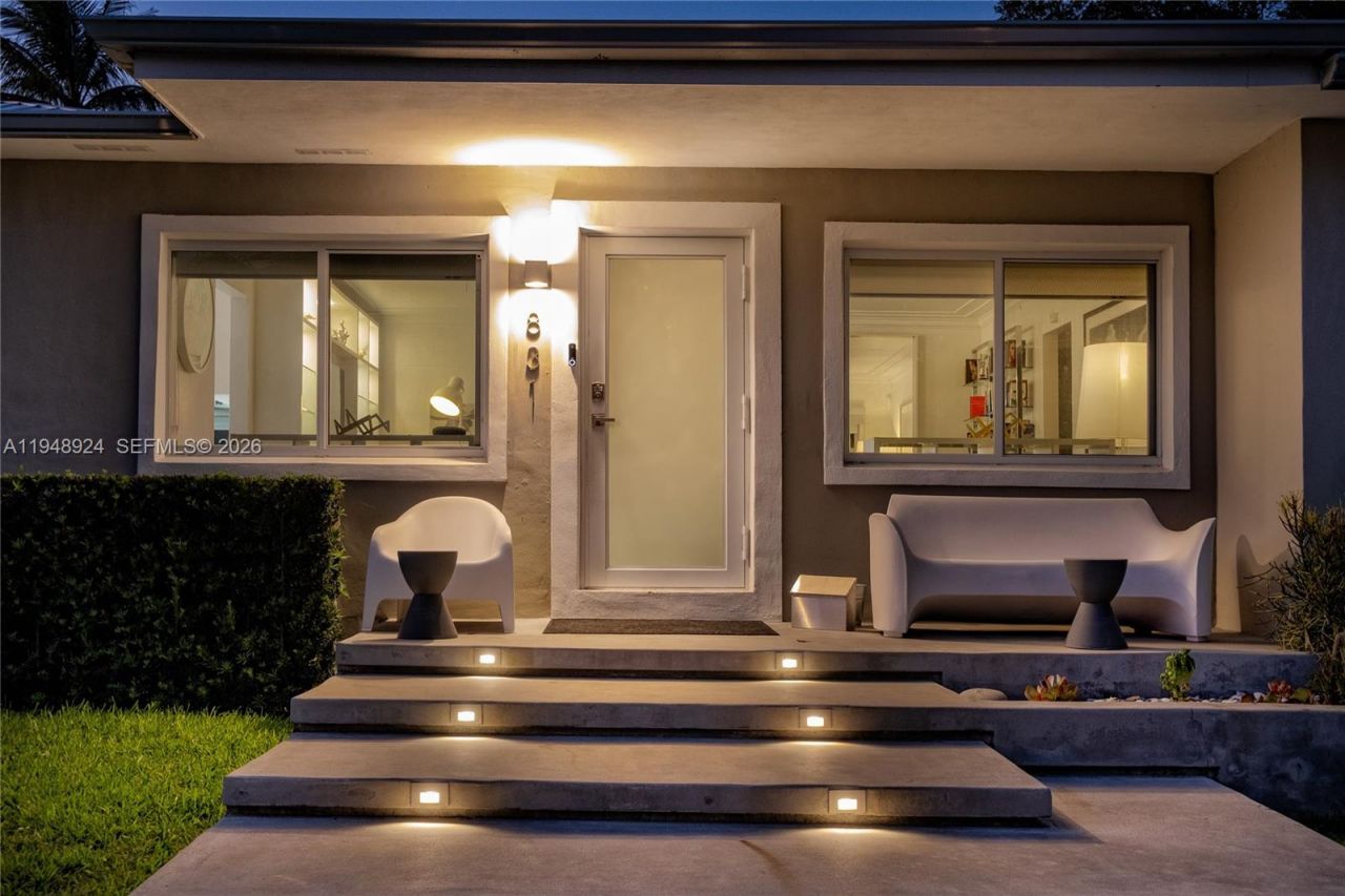 831 NE 109th St, Biscayne Park, FL 33161 Photo