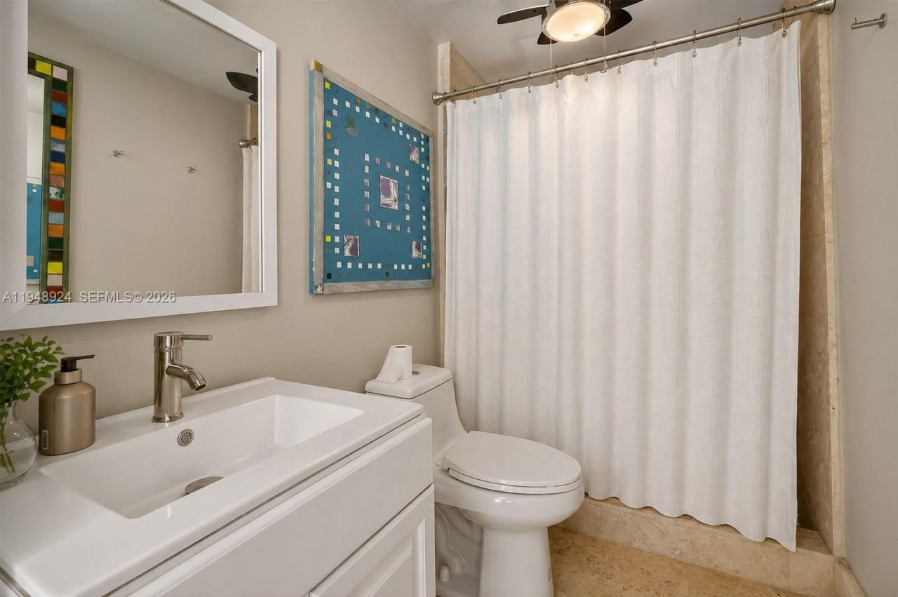 831 NE 109th St, Biscayne Park, FL 33161 Photo