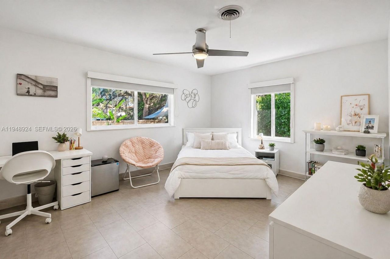 831 NE 109th St, Biscayne Park, FL 33161 Photo