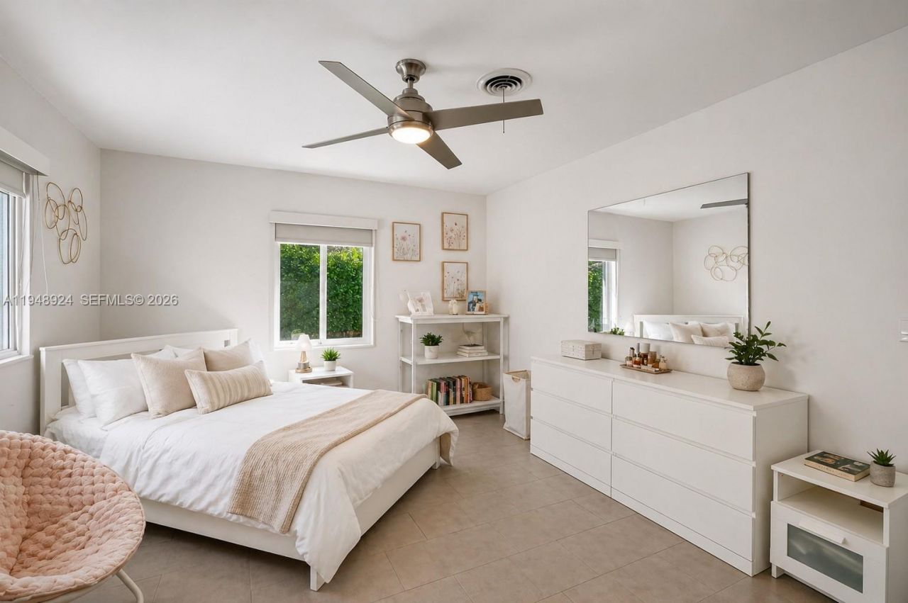 831 NE 109th St, Biscayne Park, FL 33161 Photo