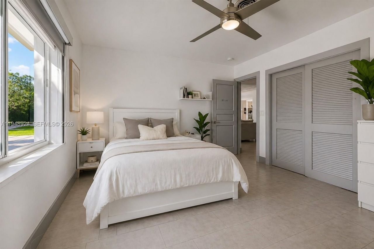 831 NE 109th St, Biscayne Park, FL 33161 Photo