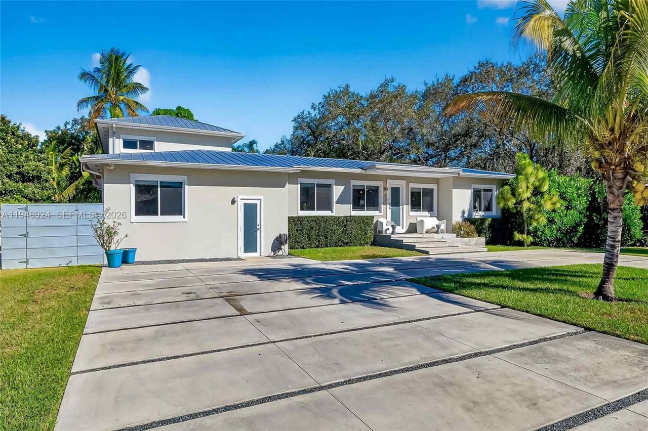 831 NE 109th St, Biscayne Park, FL 33161 Photo