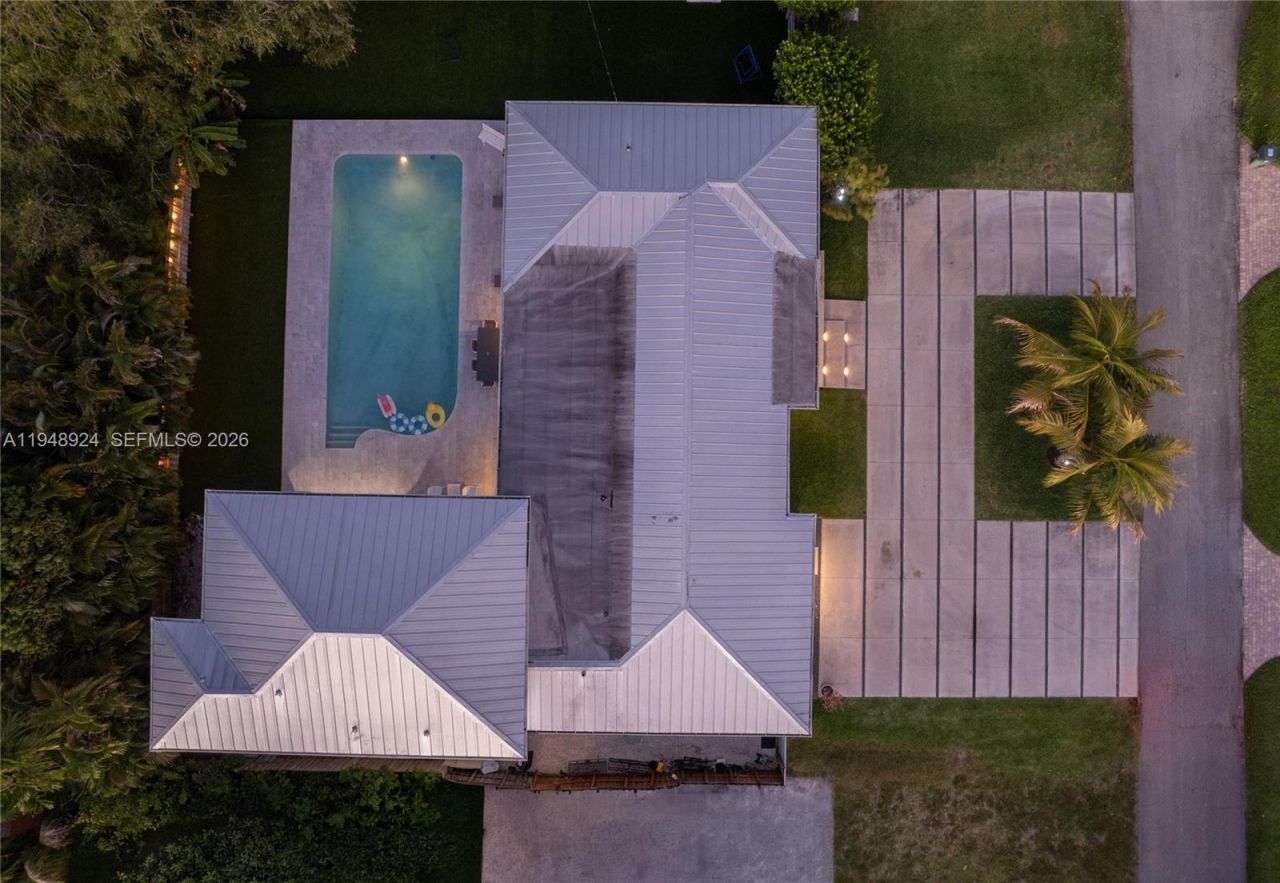 831 NE 109th St, Biscayne Park, FL 33161 Photo