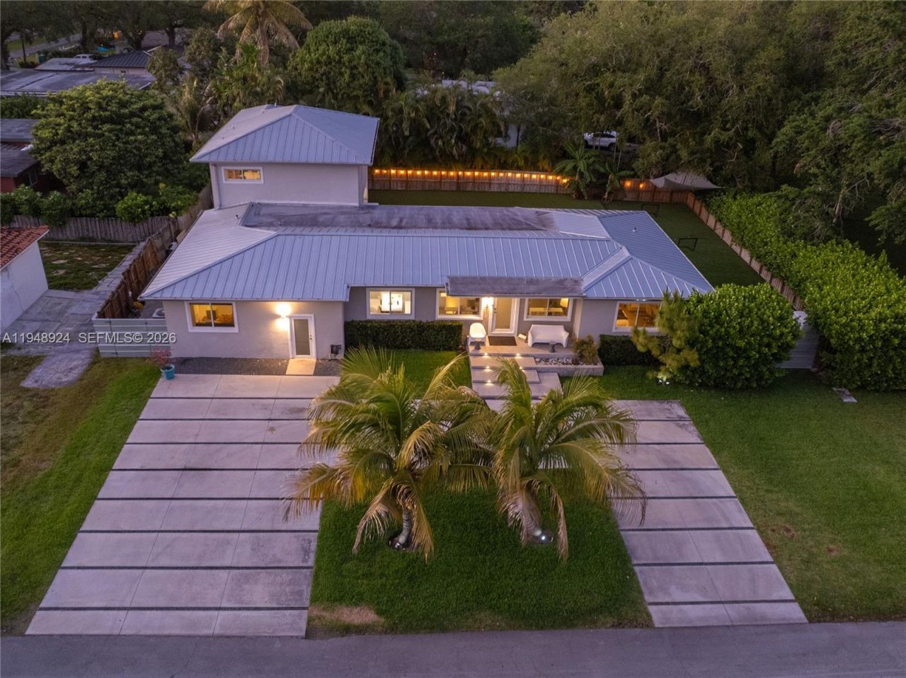 831 NE 109th St, Biscayne Park, FL 33161 Photo