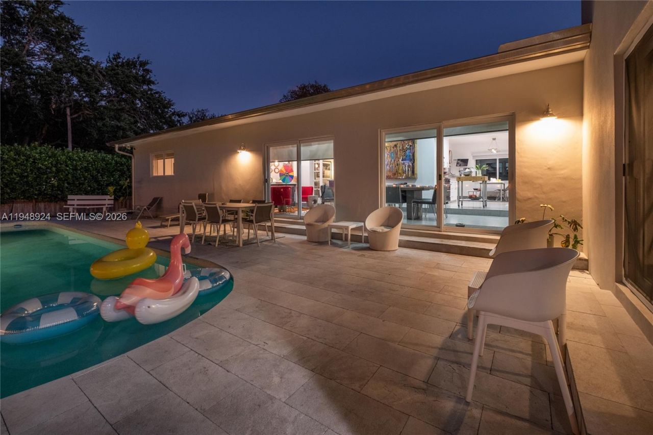 831 NE 109th St, Biscayne Park, FL 33161 Photo