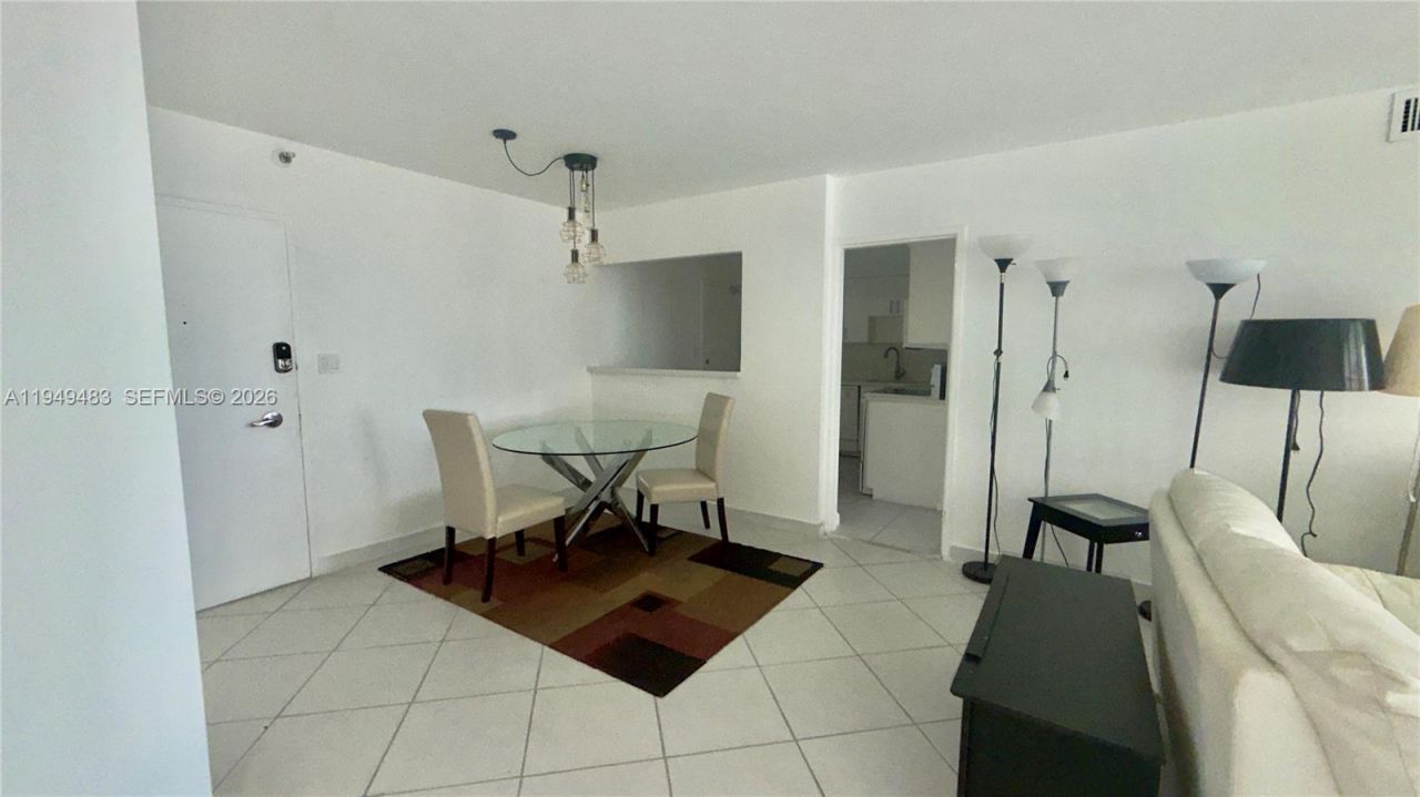 5161 Collins Ave, Unit 511, Miami Beach, FL 33140 Photo