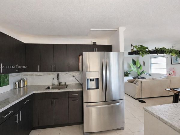 661 NE 195th St, Unit 103, Miami, FL 33179