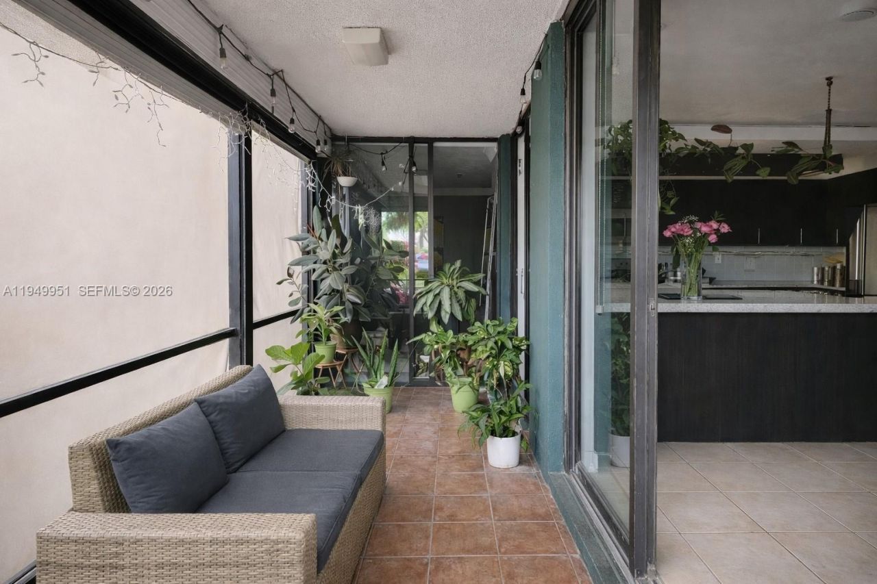 661 NE 195th St, Unit 103, Miami, FL 33179 Photo