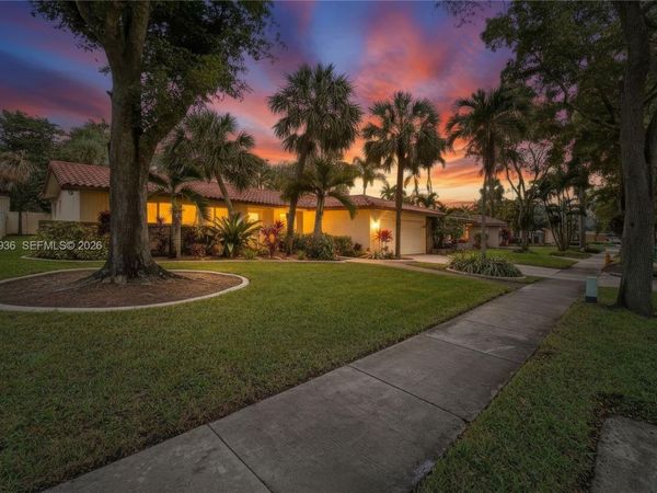 6931 Loch Ness Dr, Miami Lakes, FL 33014