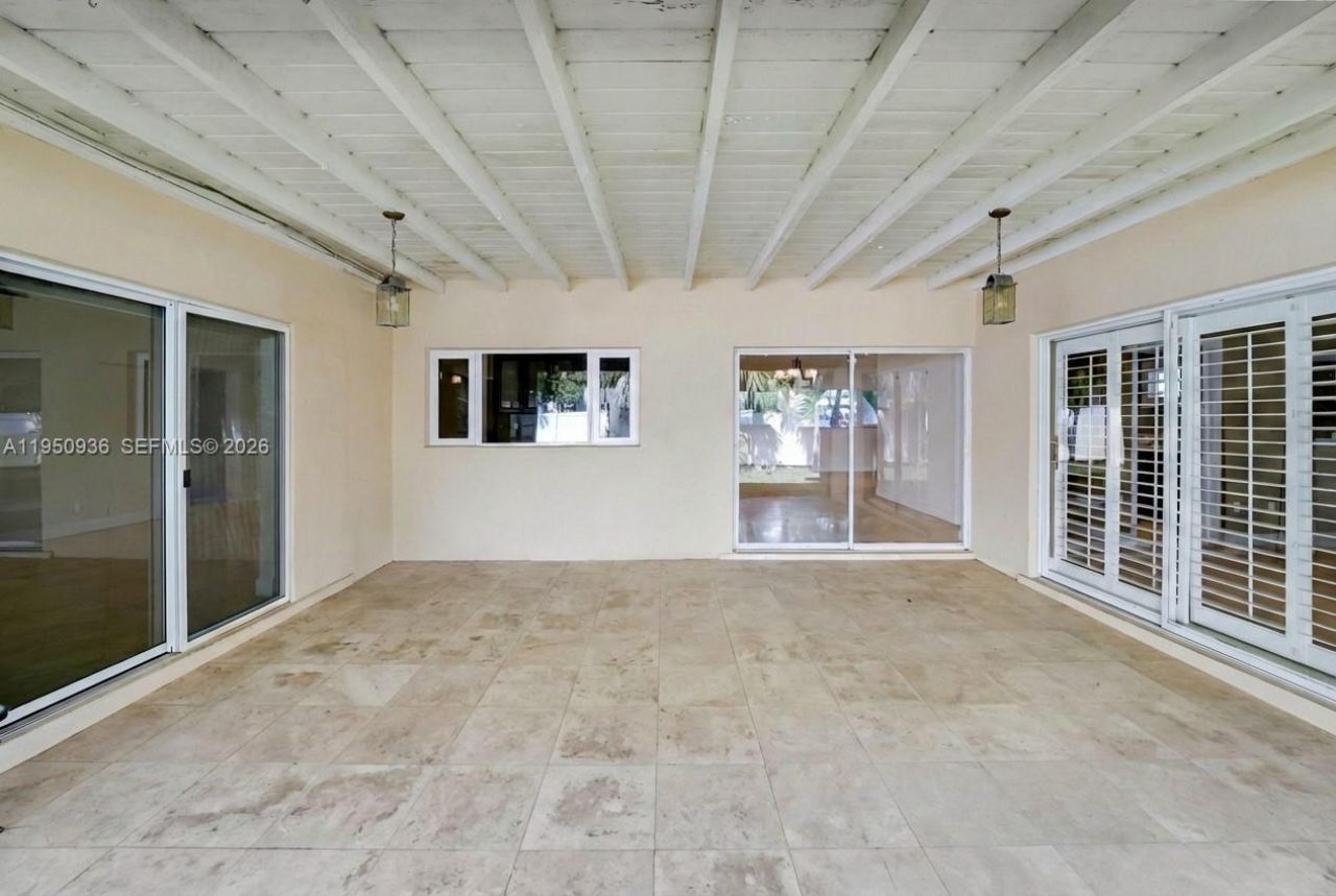 6931 Loch Ness Dr, Miami Lakes, FL 33014 Photo