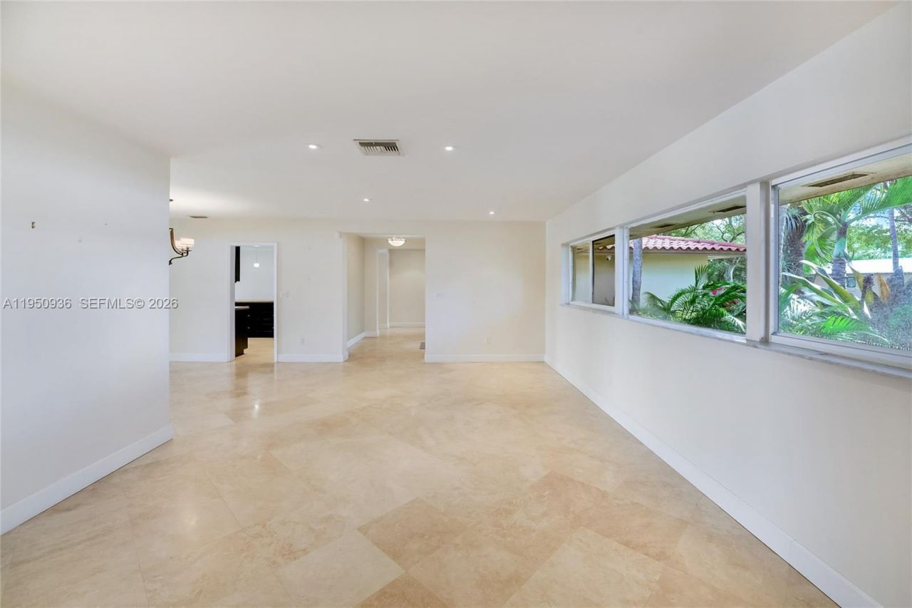 6931 Loch Ness Dr, Miami Lakes, FL 33014 Photo