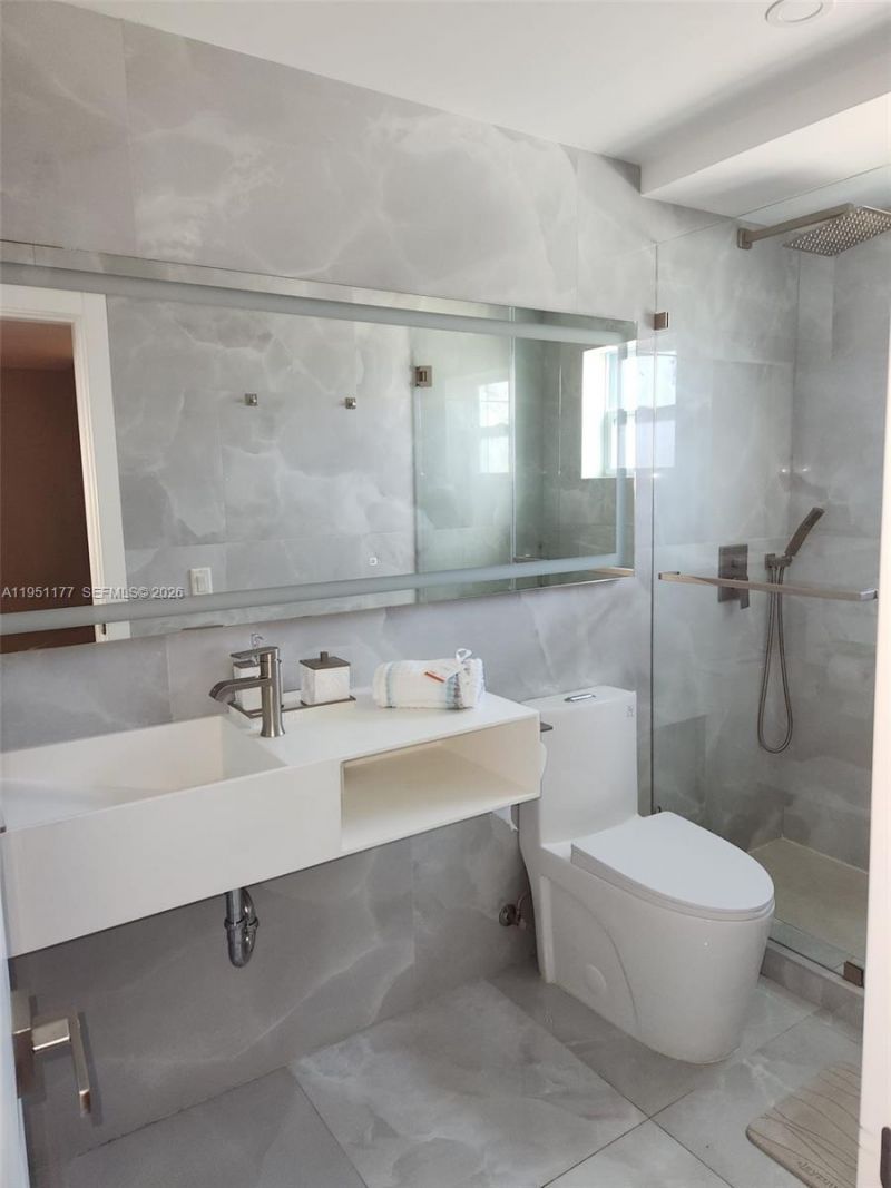 1075 92nd St, Unit 405, Bay Harbor Islands, FL 33154 Photo