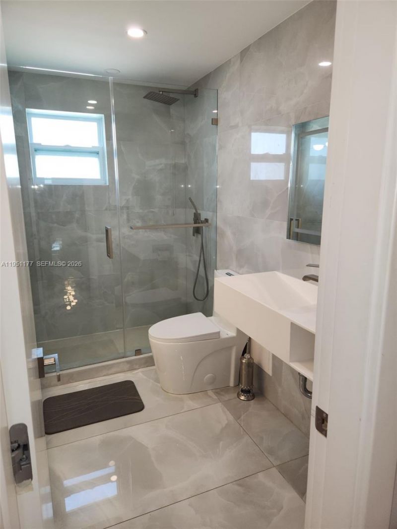 1075 92nd St, Unit 405, Bay Harbor Islands, FL 33154 Photo